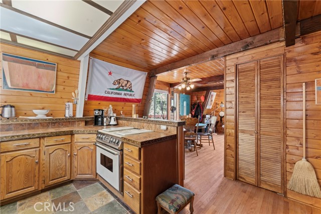 1320 Woodland Drive, Pine Mountain Club CA: https://media.crmls.org/medias/9cb79dd7-c965-44a8-9947-d00dbb90b291.jpg