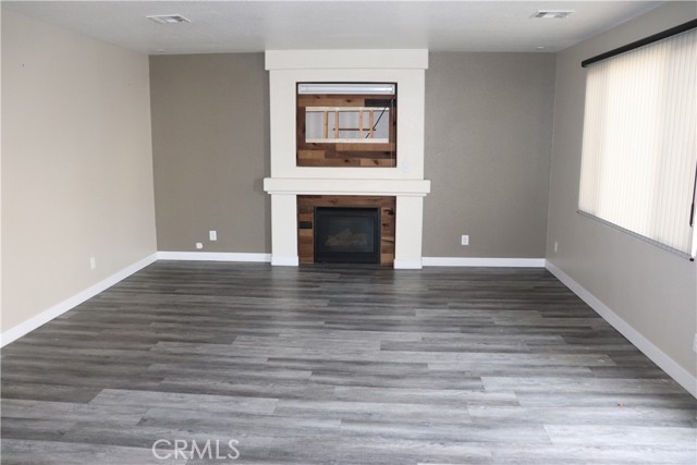 Detail Gallery Image 10 of 53 For 9375 Agave, Hesperia,  CA 92344 - 4 Beds | 2/1 Baths