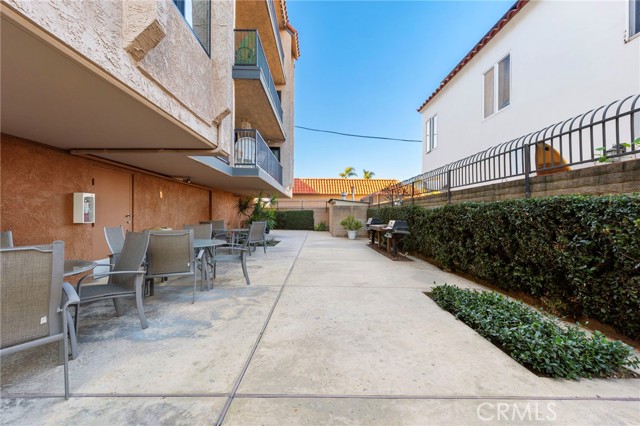 Detail Gallery Image 31 of 41 For 201 Bay Shore Ave #104,  Long Beach,  CA 90803 - 2 Beds | 2 Baths