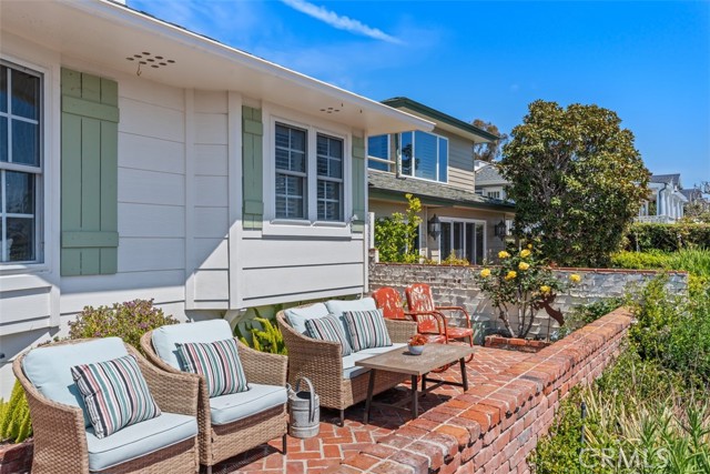 Detail Gallery Image 8 of 53 For 13 N Encino, Laguna Beach,  CA 92651 - 2 Beds | 1/1 Baths