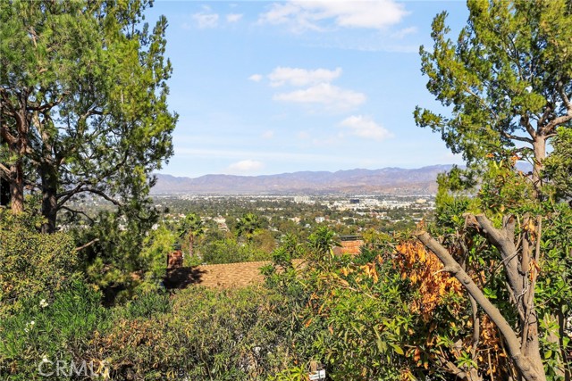 Detail Gallery Image 16 of 18 For 11575 Amanda Dr, Studio City,  CA 91604 - 4 Beds | 3 Baths