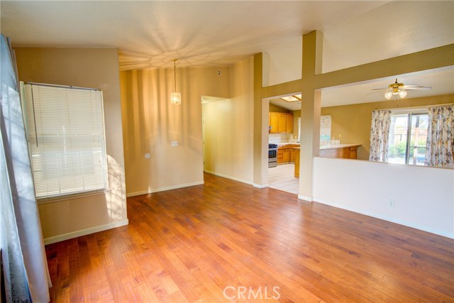 Detail Gallery Image 4 of 24 For 2326 Santos St, Dos Palos,  CA 93620 - 3 Beds | 2 Baths