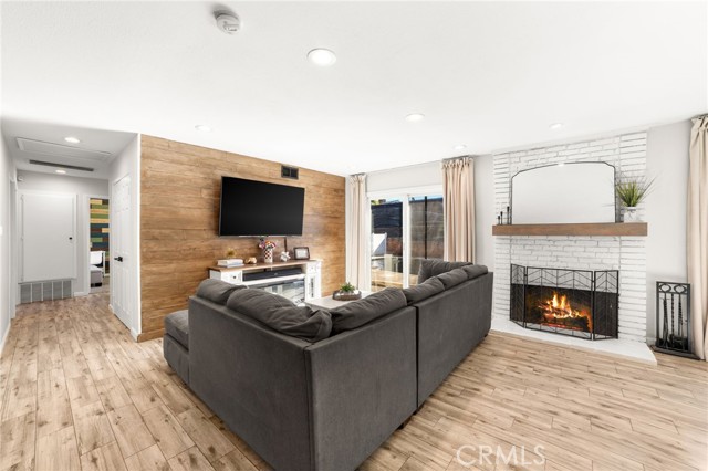 Detail Gallery Image 6 of 31 For 604 Magnolia, Corona,  CA 92879 - 3 Beds | 2 Baths