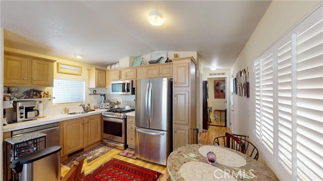 Detail Gallery Image 4 of 34 For 7652 Garfield Ave #100,  Huntington Beach,  CA 92648 - 1 Beds | 1 Baths