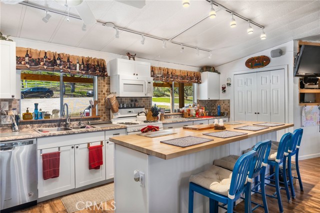 Detail Gallery Image 3 of 22 For 5870 Las Tablas Bay, Paso Robles,  CA 93446 - 3 Beds | 2 Baths