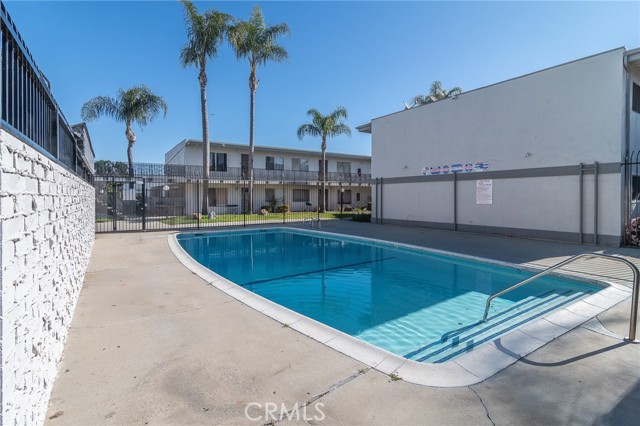 Detail Gallery Image 8 of 15 For 5500 Ackerfield Ave #407,  Long Beach,  CA 90805 - 2 Beds | 1 Baths