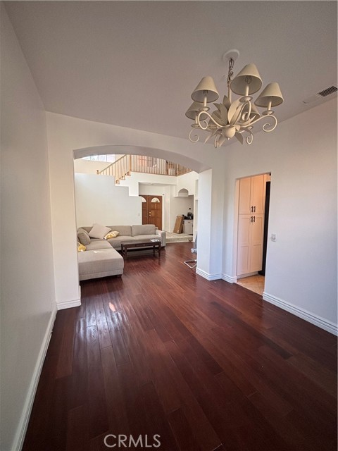 Detail Gallery Image 7 of 19 For 8043 Tuscany St, Fontana,  CA 92336 - 5 Beds | 3 Baths