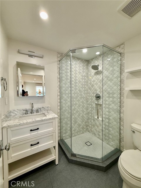 827 Cliff Drive, Laguna Beach CA: https://media.crmls.org/medias/9cbaaa4e-8a90-4cde-b064-5857efd7d4b1.jpg