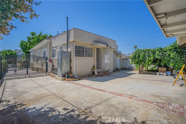 1146 Irolo Street, Los Angeles, California 90006, 3 Bedrooms Bedrooms, ,1 BathroomBathrooms,Single Family Residence,For Sale,Irolo,SB24148200