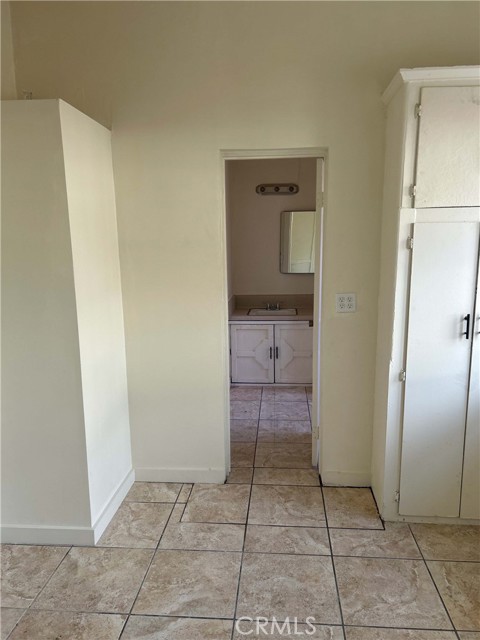 121 W 18th Street, Santa Ana CA: https://media.crmls.org/medias/9cbcae7b-3e7f-40ee-a44a-d5732cded495.jpg