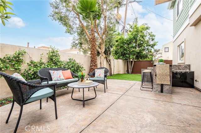 2018 Manhattan Beach Boulevard, Redondo Beach, California 90278, 4 Bedrooms Bedrooms, ,3 BathroomsBathrooms,Residential,Sold,Manhattan Beach,SB23091899