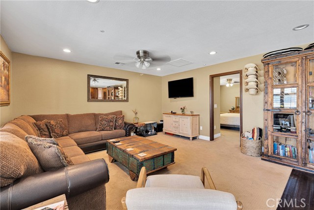 12958 Ranchero Road, Oak Hills CA: https://media.crmls.org/medias/9cbd1acc-742f-4766-ac99-eda50d8ff920.jpg