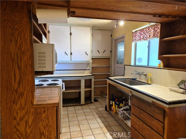 Detail Gallery Image 3 of 9 For 2085 Cabot, Merced,  CA 95348 - 3 Beds | 1 Baths