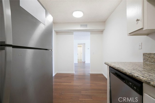 Detail Gallery Image 6 of 20 For 1422 Rock Glen #210,  Glendale,  CA 91205 - 2 Beds | 1 Baths