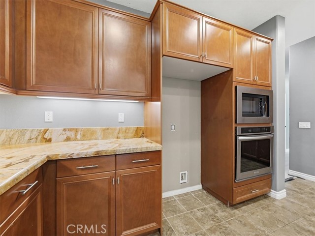 Detail Gallery Image 15 of 60 For 2947 Gilbert Ave, Corona,  CA 92881 - 6 Beds | 4/1 Baths