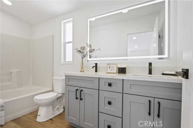 216 Monaco Avenue, Santa Ana CA: https://media.crmls.org/medias/9cbe9ad0-ca7d-4e5b-b554-92bda8382a99.jpg