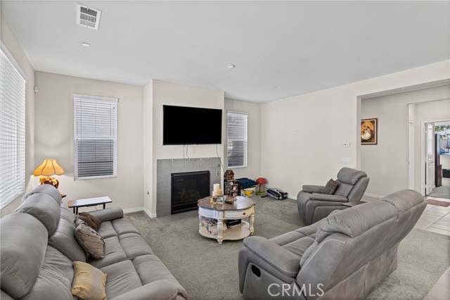 Detail Gallery Image 6 of 26 For 39562 Strada Pozzo, Lake Elsinore,  CA 92532 - 4 Beds | 3 Baths