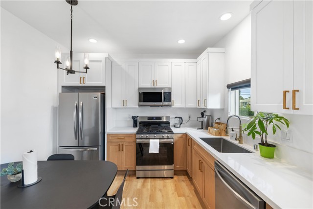 Detail Gallery Image 12 of 29 For 10290 Montevista, Montclair,  CA 91763 - 5 Beds | 3 Baths