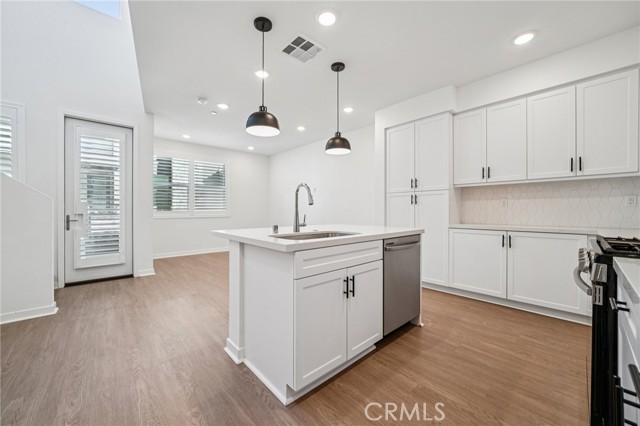 Detail Gallery Image 9 of 44 For 11048 Luminate, Rancho Cucamonga,  CA 91730 - 3 Beds | 2/1 Baths