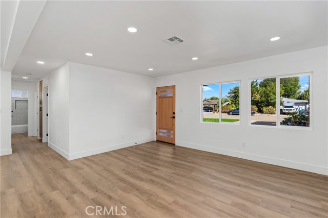 4755 Gettysburg Avenue, Chino CA: https://media.crmls.org/medias/9cc03641-8000-48f7-ab84-333fb99ed5ab.jpg