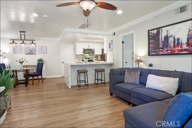 21312 Tupelo Lane, Lake Forest CA: https://media.crmls.org/medias/9cc08967-47fe-4f28-89ff-1f9a582ee98b.jpg