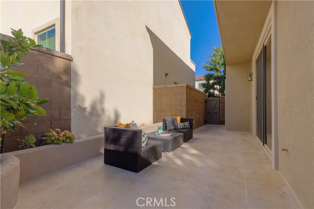 115 Hollow Tree, Irvine CA: https://media.crmls.org/medias/9cc0a9cf-c2b5-4abd-aa03-e18ebc3089f2.jpg