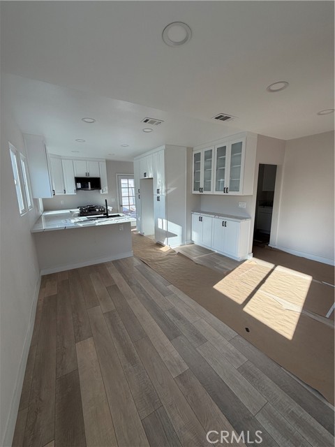 Detail Gallery Image 3 of 21 For 515 E Garfield Ave, Glendale,  CA 91205 - 3 Beds | 2 Baths