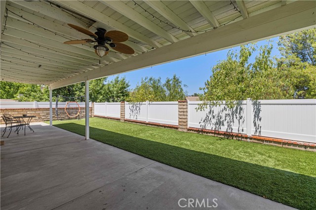 28519 Forest Meadow Place, Castaic CA: https://media.crmls.org/medias/9cc169d8-e10d-4f75-b45a-9c5ffa4eab78.jpg