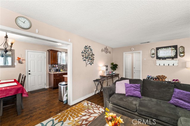 Detail Gallery Image 9 of 32 For 8868 Juniper Ave, Fontana,  CA 92335 - 2 Beds | 1 Baths