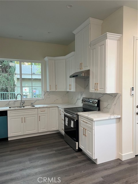 424 Concord Avenue, Monrovia CA: https://media.crmls.org/medias/9cc2c20c-c531-4600-ac3a-b226572e677d.jpg