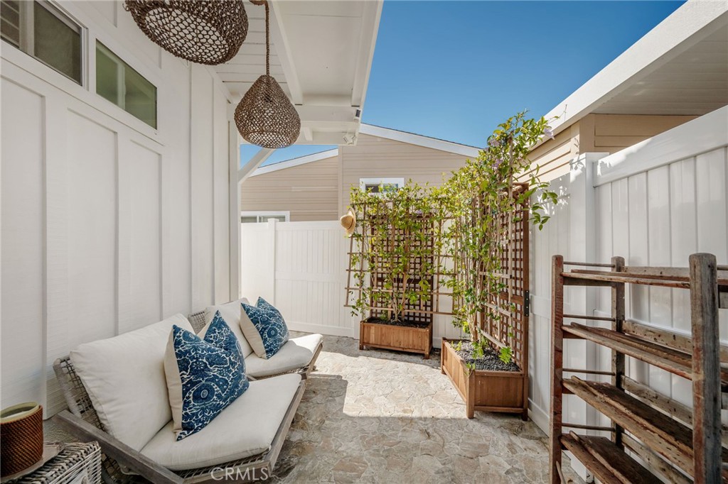MLS #OC25248190 image #25