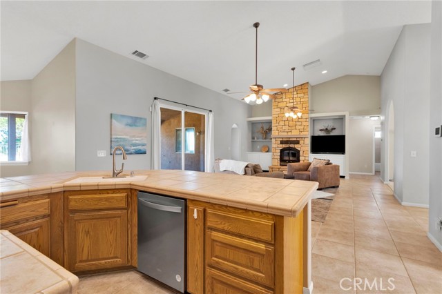 Detail Gallery Image 18 of 65 For 8250 Snow Cap, Pinon Hills,  CA 92372 - 3 Beds | 2/1 Baths