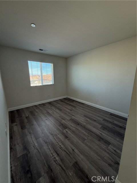 Detail Gallery Image 10 of 16 For 3447 White Sand Ct, Perris,  CA 92570 - 4 Beds | 2/1 Baths