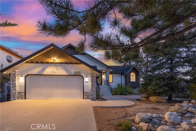 Detail Gallery Image 2 of 43 For 40618 Sunburst Cir, Big Bear Lake,  CA 92315 - 4 Beds | 3 Baths