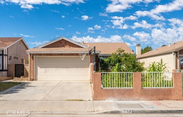 Detail Gallery Image 2 of 37 For 2810 Juniper Dr, Palmdale,  CA 93550 - 3 Beds | 3 Baths