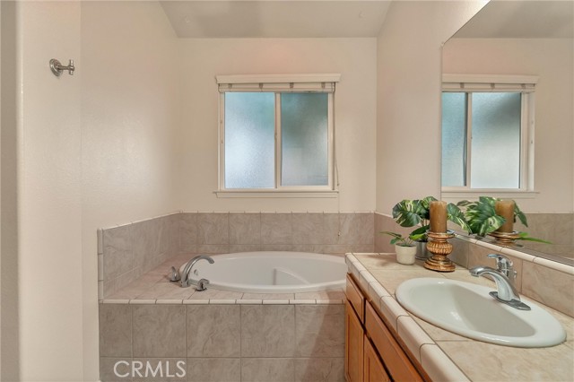 Detail Gallery Image 25 of 40 For 1025 Raven Ln, Chico,  CA 95926 - 4 Beds | 2 Baths