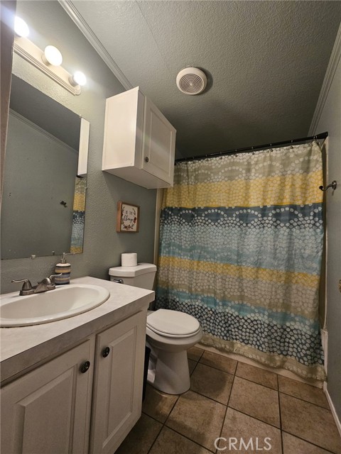 Detail Gallery Image 16 of 22 For 16600 Downey Ave #27,  Paramount,  CA 90723 - 4 Beds | 2 Baths