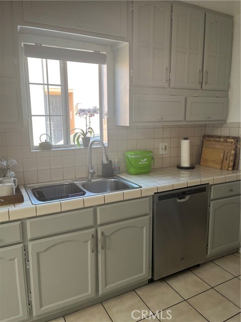 10507 Pinehurst Avenue, South Gate CA: https://media.crmls.org/medias/9cc6c282-d663-4307-89bf-715dd7406999.jpg