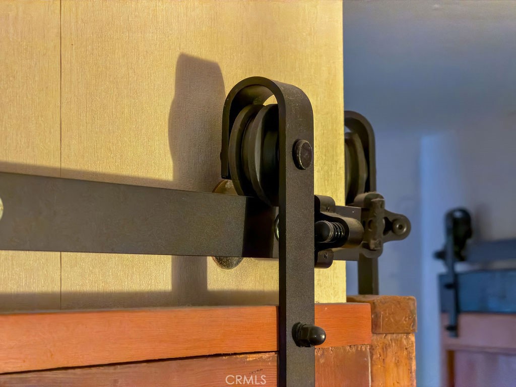 https://media.crmls.org/medias/9cc6cf29-a05d-4821-b0d1-8b952a56a28f.jpg?preset=X-Large