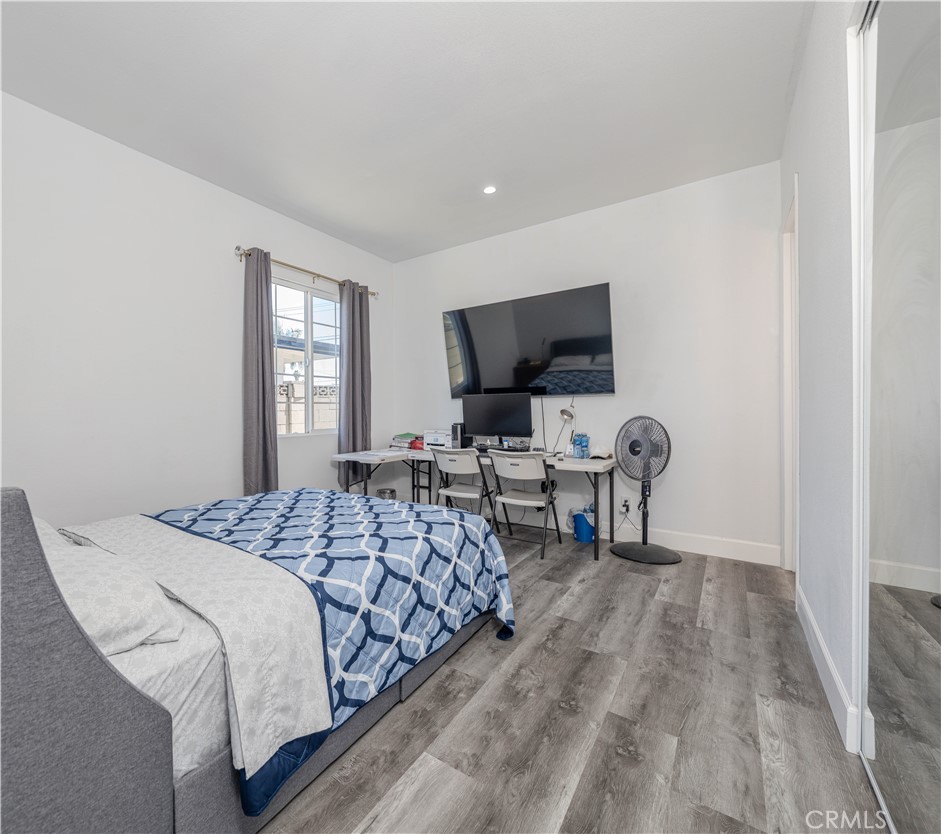 1224 E Live Oak Court