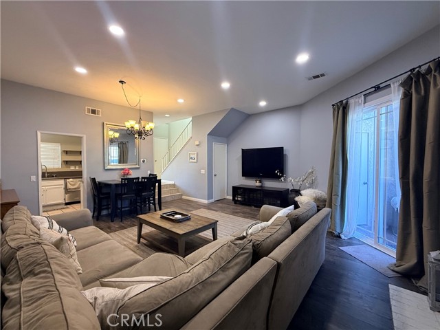 Detail Gallery Image 5 of 23 For 24337 Val Verde Ct, Laguna Hills,  CA 92653 - 2 Beds | 2/1 Baths