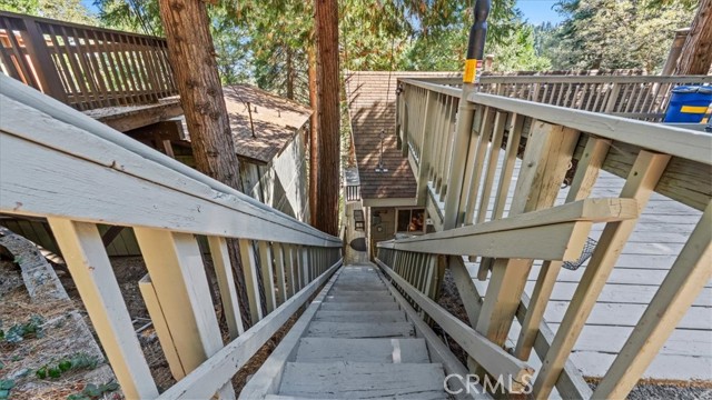 613 E Victoria Court, Lake Arrowhead, CA 92352
