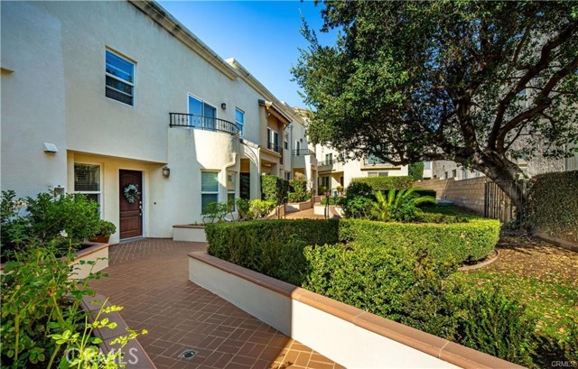 Detail Gallery Image 3 of 22 For 2463 Oswego St #109,  Pasadena,  CA 91107 - 3 Beds | 3/1 Baths