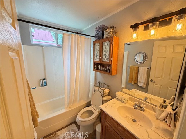 Detail Gallery Image 18 of 37 For 27939 Oakgale, Canyon Country,  CA 91351 - 3 Beds | 2 Baths