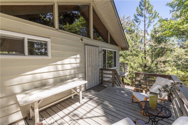 Detail Gallery Image 25 of 37 For 860 E Victoria Ct, Lake Arrowhead,  CA 92352 - 2 Beds | 1/1 Baths