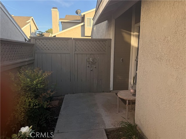 Detail Gallery Image 3 of 11 For 863 Encino, Corona,  CA 92882 - 3 Beds | 2 Baths