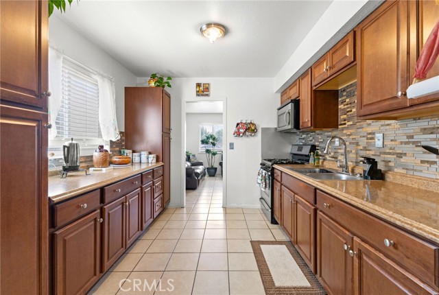 Detail Gallery Image 17 of 49 For 16116 Cajon, Hesperia,  CA 92345 - 2 Beds | 1/1 Baths