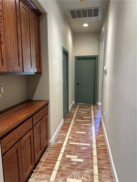 9003 Forest Oaks Court, Bakersfield CA: https://media.crmls.org/medias/9ccc132d-afd6-449b-9a01-153c5548ad43.jpg