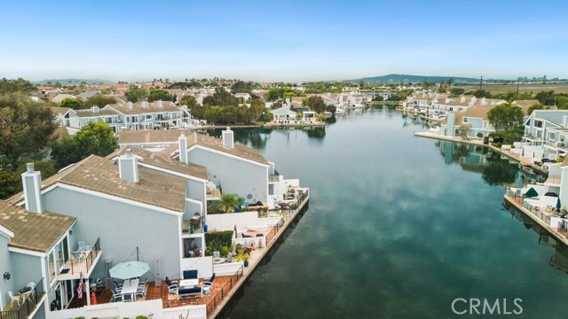 Detail Gallery Image 2 of 50 For 3631 Windspun Dr, Huntington Beach,  CA 92649 - 4 Beds | 3 Baths