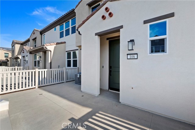 Detail Gallery Image 3 of 25 For 3972 Lavine Way, Corona,  CA 92883 - 3 Beds | 2/1 Baths